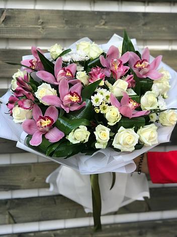 Букет цветов из: Розы и Хризантемы в Григорьевское
