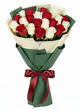 Букет Микс из красных и белых роз в Григорьевское