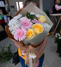 Букет цветов из:  Герберы, Розы и Хризантемы в Григорьевское
