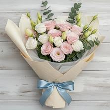 Букет цветов из:  Лизиантусы в Григорьевское