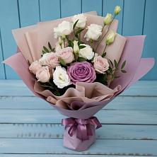 Букет цветов из:  Розы и Лизиантусы в Григорьевское