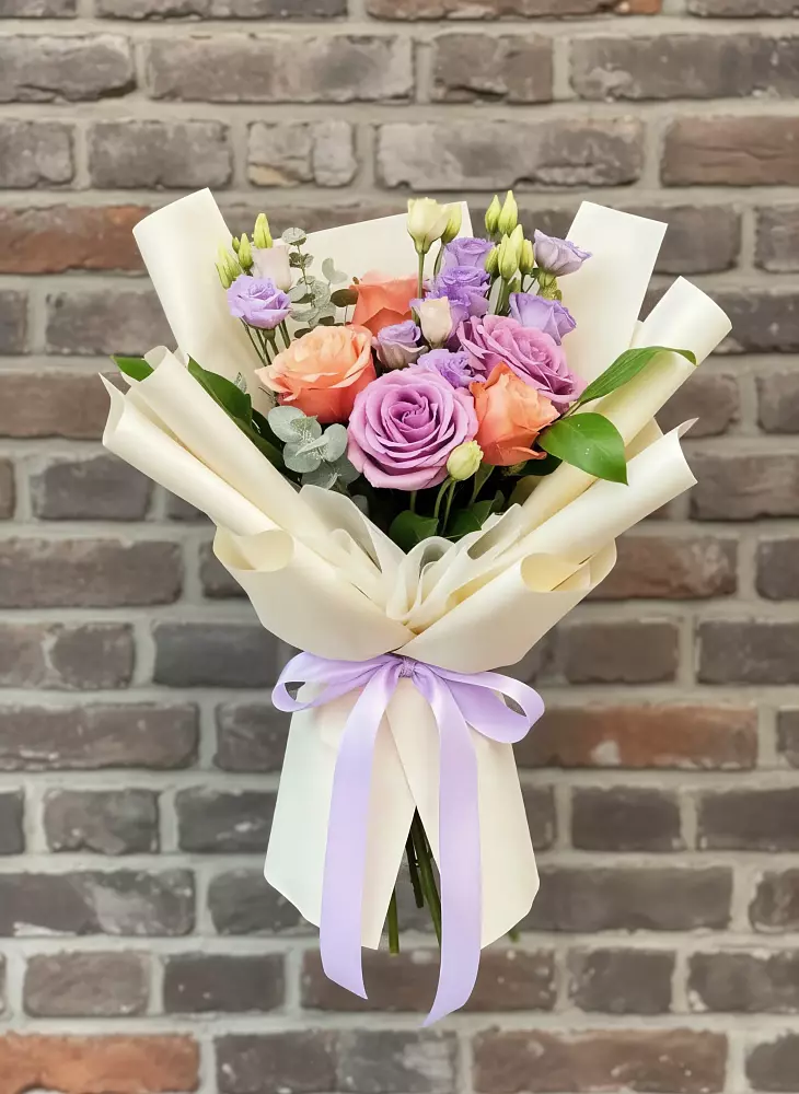 Букет цветов из: Лизиантусы и Розы в Григорьевское