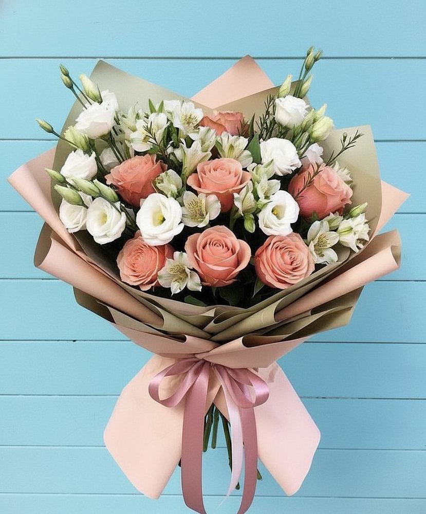 Букет цветов из: Розы, Альстромерии и Лизиантусы в Григорьевское