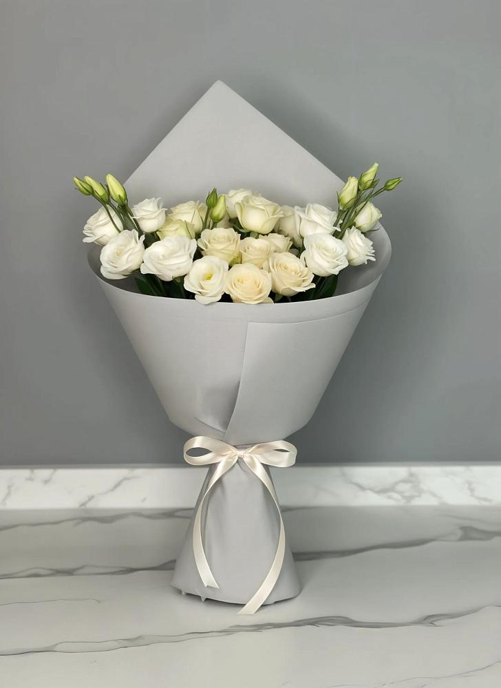 Букет цветов из: Розы и Лизиантусы в Григорьевское