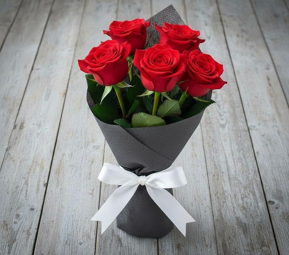 Букет 5 Красных роз Эдлесс Лав в Григорьевское
