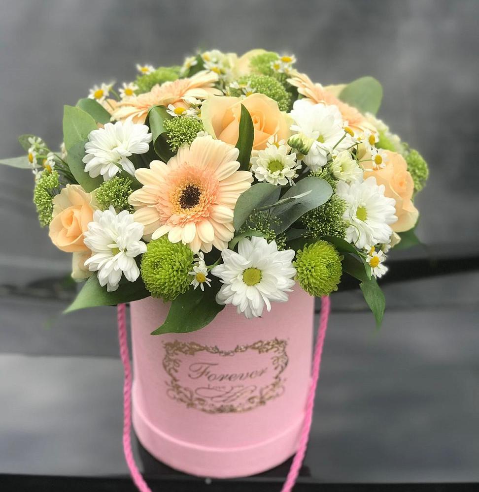 Цветочная композиция из Розы, Герберы и Хризантемы в шляпной коробке в Григорьевское