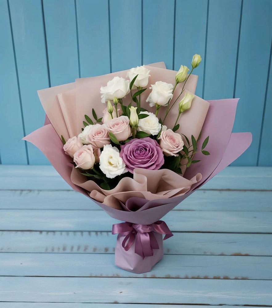 Букет цветов из: Розы и Лизиантусы в Григорьевское